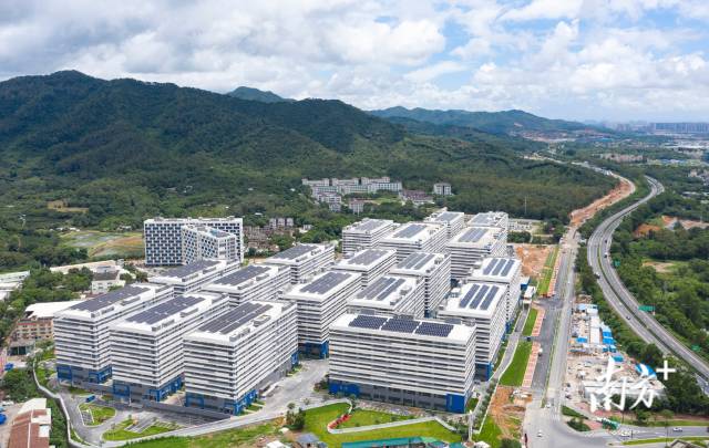珠海正大力推进5.0产业新空间建设。图为大湾区智造产业园D区。南方+记者 关铭荣 摄 