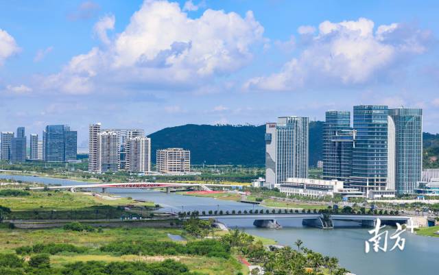 横琴将以天沐河为轴，串联琴澳创新载体、产业研发与生产空间、公共服务平台。