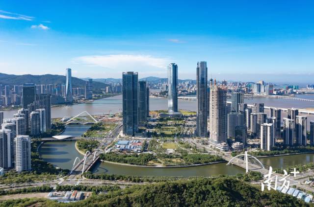 横琴是一块营商环境一流、产业抱团集聚的旺地。 