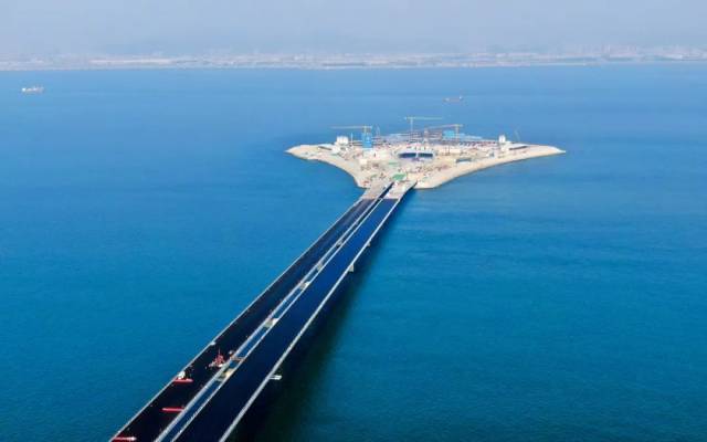 2023年11月27日，深中通道西人工岛，形似巨大的风筝。图/新华
