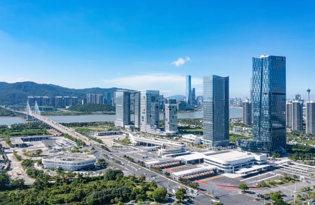 横琴粤澳深度合作区横琴大桥“二线”海关查验场。图源南方日报