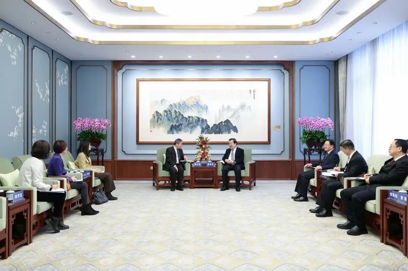 夏宝龙会见香港证监会主席黄天祐、行政总裁梁凤仪一行